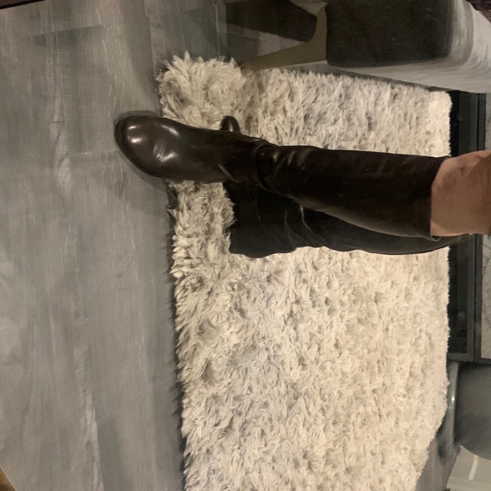 Tall brown leather boots - Picture 3 of 6